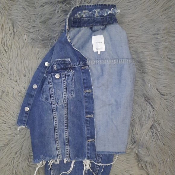 Jean jacket - Picture 2 of 4